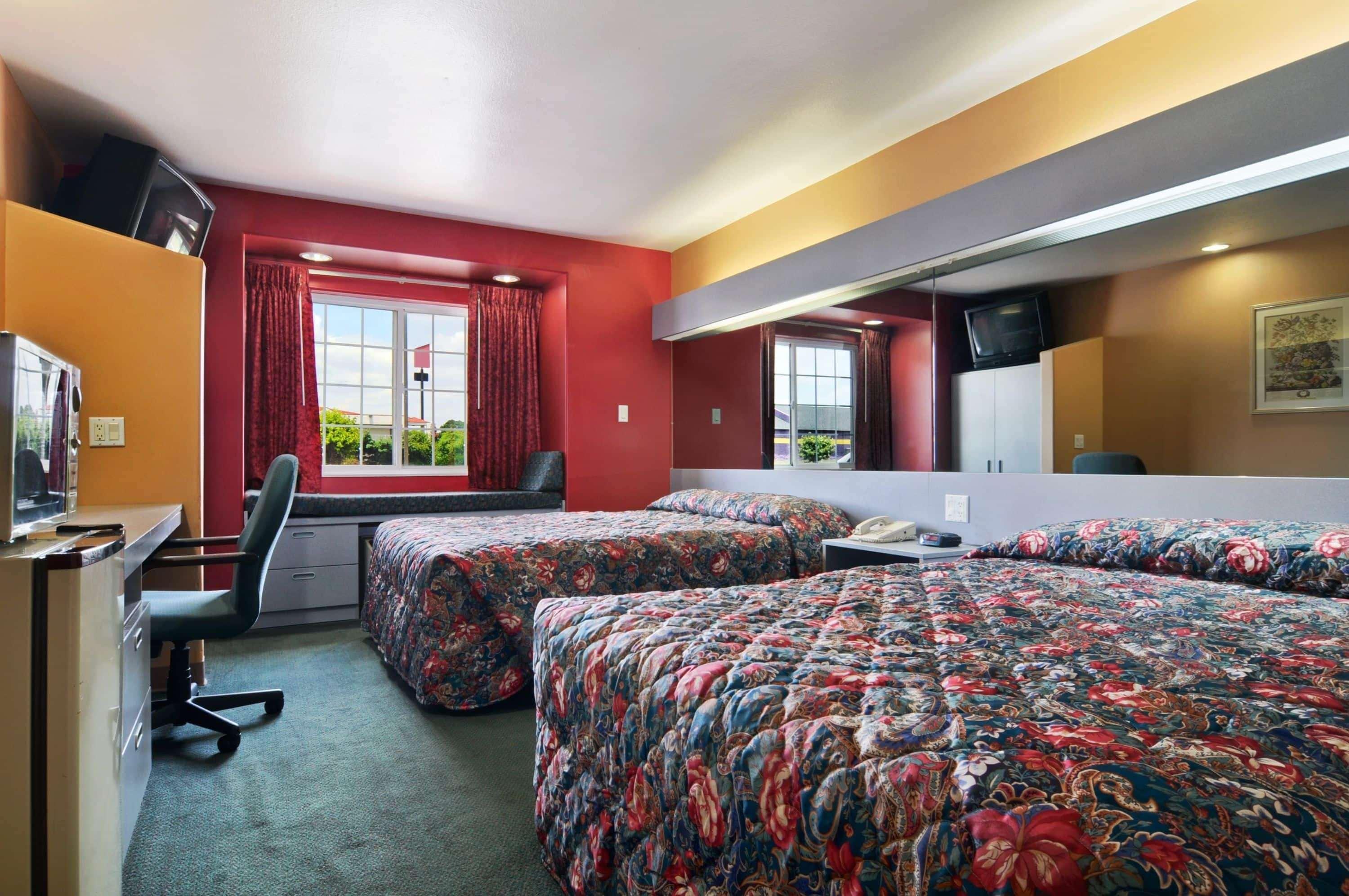 Microtel Inn And Suites Clarksville Exterior photo
